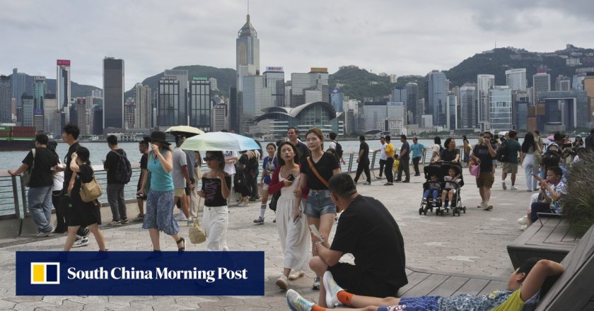 Penambahan 8 kota Cina daratan ke skema kunjungan solo diharapkan dapat meningkatkan hotel Hong Kong, tetapi blogger mengatakan perjalanan dari Shenhen lebih murah