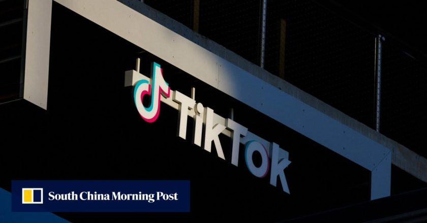 TikTok secara otomatis menandai konten eksternal yang dihasilkan AI sebagai versi Cina Douyin bekerja dengan standar yang sama