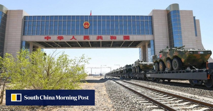 Pasukan Tiongkok melakukan perjalanan dengan kereta api ke Mongolia untuk latihan tentara gabungan pertama, sebagai tanda meningkatnya hubungan strategis