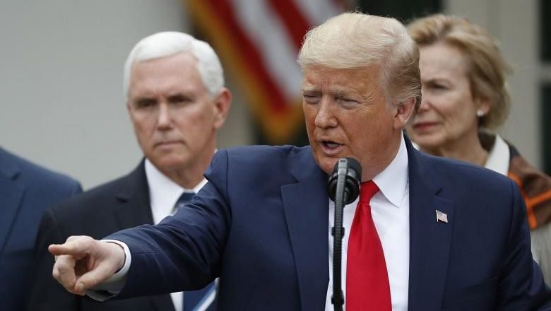 Coronavirus: Gedung Putih memeriksa suhu semua di sekitar Trump, Pence